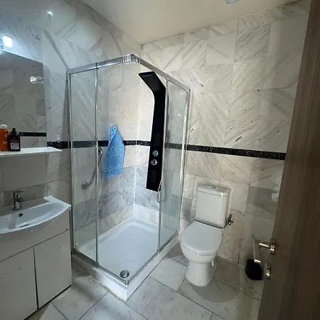 Charming Cyprus Getaway In Pfos - Garden View House