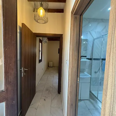 Charming Cyprus Getaway In Pfos - Garden View House * Marathounta