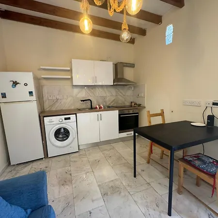 Charming Cyprus Getaway In Pfos - Garden View House 別荘 *