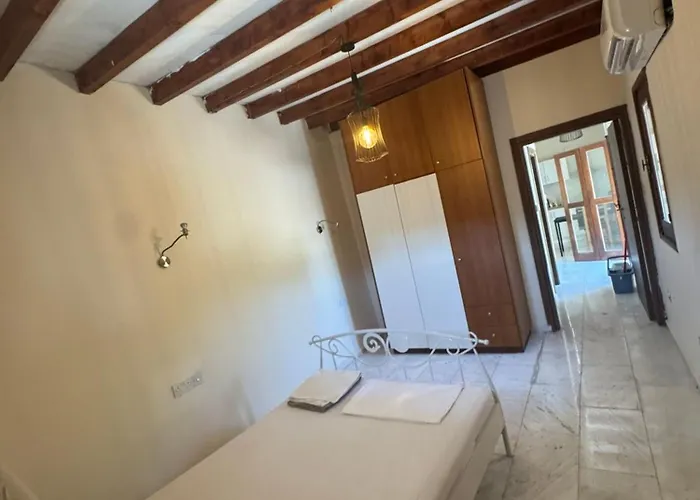 Charming Cyprus Getaway In Pfos - Garden View House 別荘 *