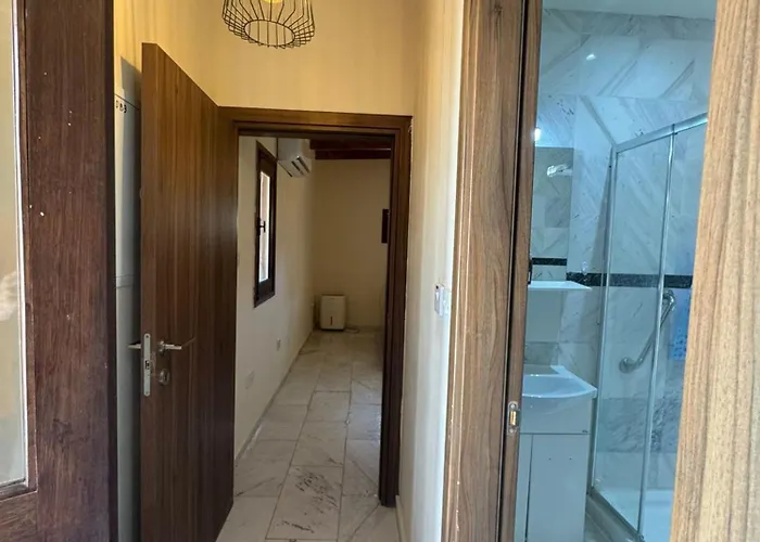 Charming Cyprus Getaway In Pfos - Garden View House * Paphos